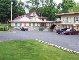 Economy Inn Cadillac Exterior photo